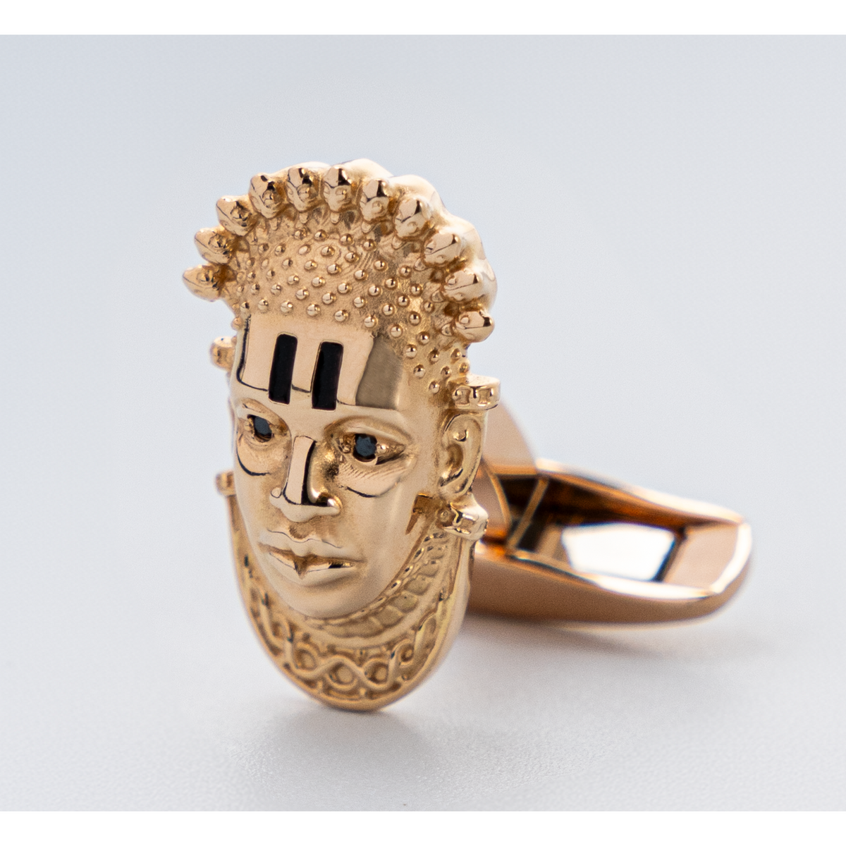 Amosu Idia 18ct Gold Cufflinks